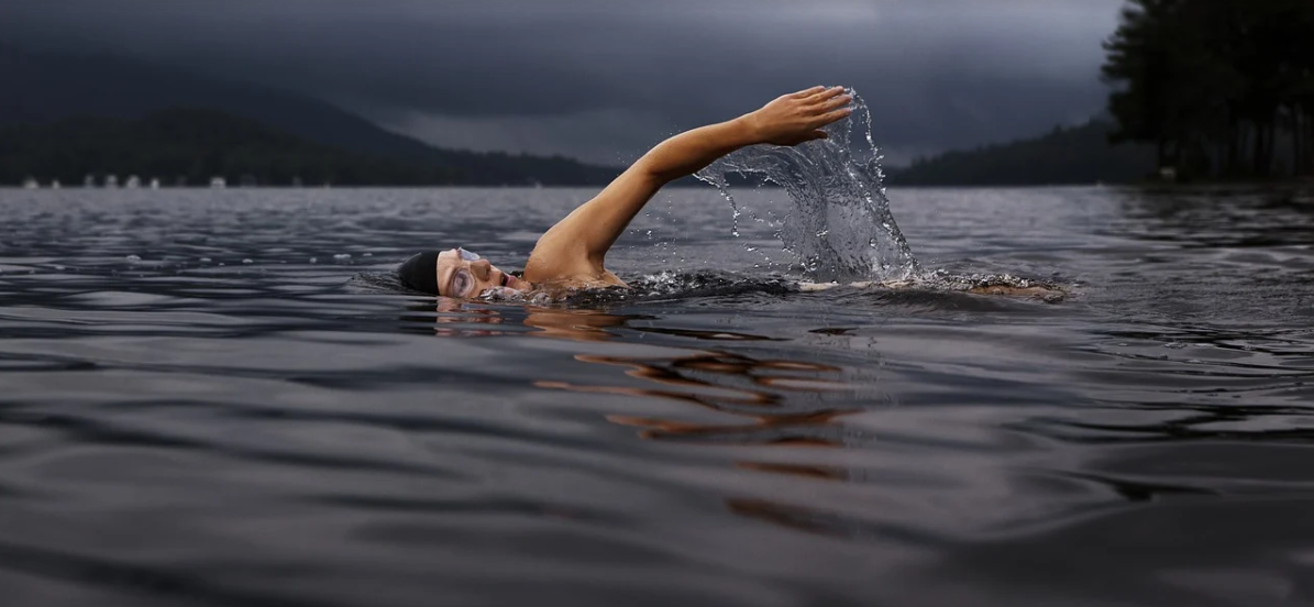 Swimming तैराकी [History, Types, Equipment, style, & Championship]